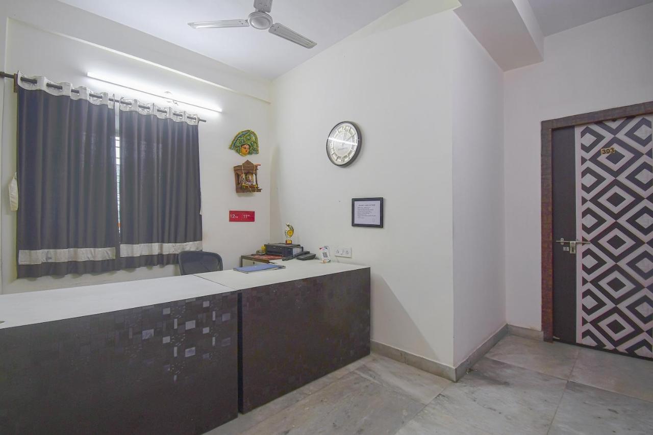 Super Collection O Bricks Inn Hazra Road Near Birla Mandir Kalkutta Exterior foto